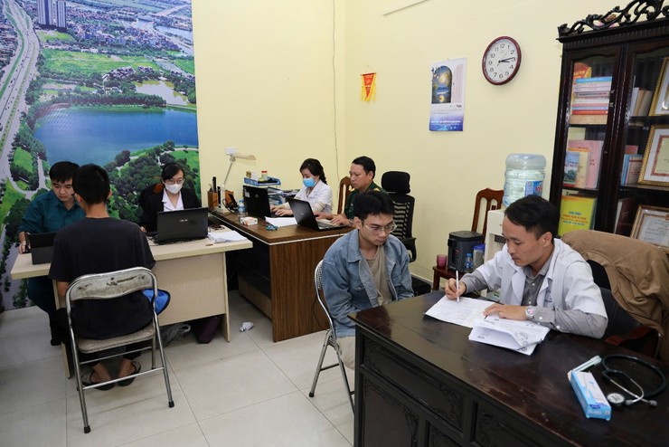 Phường Hoàng Liệt tổ chức khám sơ tuyển nghĩa vụ quân sự năm 2026- Ảnh 3.