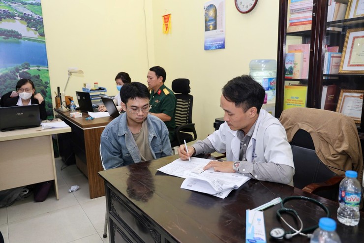 Phường Hoàng Liệt tổ chức khám sơ tuyển nghĩa vụ quân sự năm 2026- Ảnh 4.