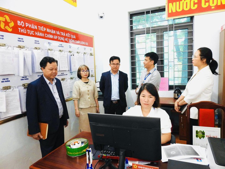 THƯỜNG TRỰC HĐND XÃ TRUNG GIÃ TỔ CHỨC KHẢO SÁT HOẠT ĐỘNG ĐIỂM PHỤC VỤ HÀNH CHÍNH CÔNG- Ảnh 1.