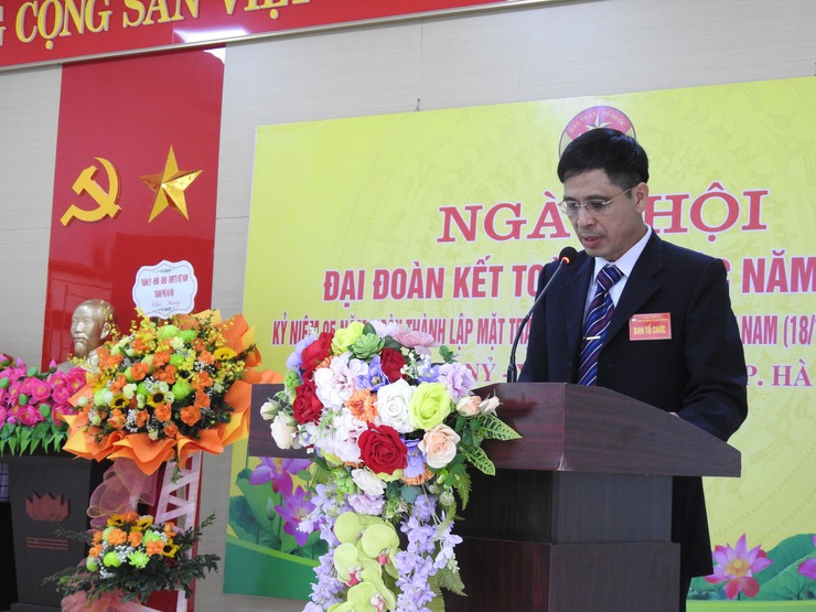 THIẾU TƯỚNG ĐÀO VĂN NHẬN - TƯ LỆNH BỘ TƯ LỆNH THỦ ĐÔ DỰ NGÀY HỘI ĐẠI ĐOÀN KẾT TẠI XÃ TRUNG GIÃ- Ảnh 2.