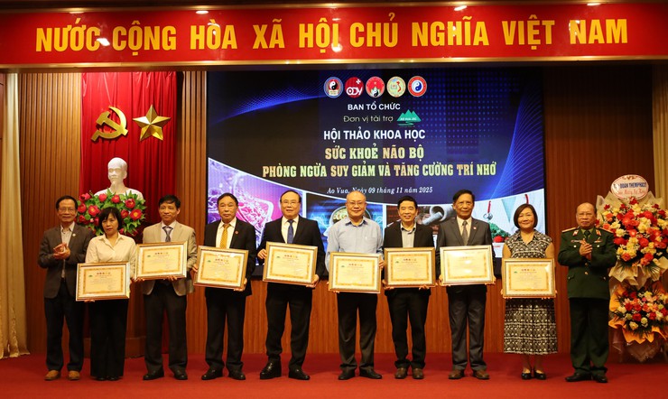 Hội thảo khoa học "Sức khỏe não bộ: Phòng ngừa suy giảm và tăng cường trí nhớ"- Ảnh 8.