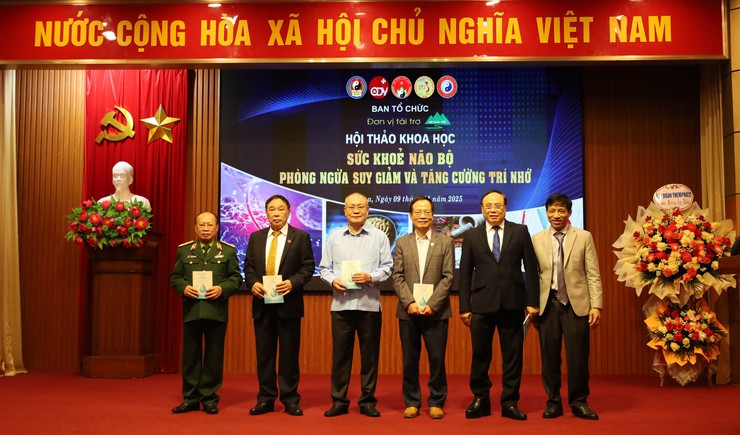 Hội thảo khoa học "Sức khỏe não bộ: Phòng ngừa suy giảm và tăng cường trí nhớ"- Ảnh 7.