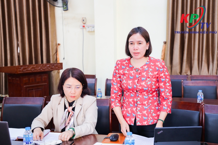 Thường trực Đảng ủy làm việc với Ủy ban Mặt trận Tổ quốc xã về công tác xây dựng mới, sửa chữa nhà cho các hộ gia đình chính sách và có hoàn cảnh khó khăn trên địa bàn xã Kiều Phú- Ảnh 2.