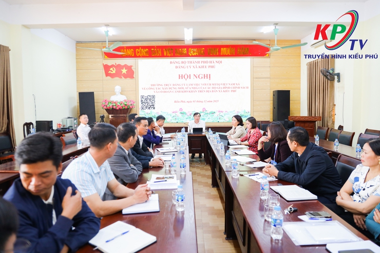 Thường trực Đảng ủy làm việc với Ủy ban Mặt trận Tổ quốc xã về công tác xây dựng mới, sửa chữa nhà cho các hộ gia đình chính sách và có hoàn cảnh khó khăn trên địa bàn xã Kiều Phú- Ảnh 1.