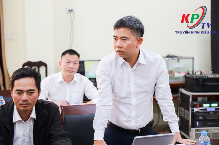 Thường trực Đảng ủy làm việc với Ủy ban Mặt trận Tổ quốc xã về công tác xây dựng mới, sửa chữa nhà cho các hộ gia đình chính sách và có hoàn cảnh khó khăn trên địa bàn xã Kiều Phú- Ảnh 3.