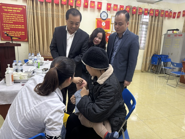 Hà Nội triển khai chiến dịch bổ sung vitamin A đợt 2 cho trẻ từ 6 tháng tuổi đến dưới 36 tháng tuổi- Ảnh 1.