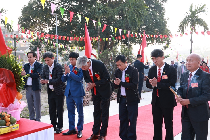 Thôn Lưu Khê và thôn Trần Đăng Xã Ứng Thiên tổ chức lễ khánh thành Đình làng: Gìn giữ và lan tỏa giá trị văn hóa truyền thống- Ảnh 1.