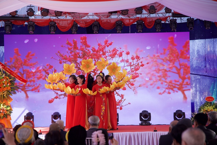 Thôn Lưu Khê và thôn Trần Đăng Xã Ứng Thiên tổ chức lễ khánh thành Đình làng: Gìn giữ và lan tỏa giá trị văn hóa truyền thống- Ảnh 24.