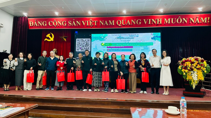 Hội nghị tuyên truyền tập huấn công tác sử dụng điện tiết kiệm, an toàn và hiệu quả trên địa bàn phường Yên Hòa 2025- Ảnh 3.