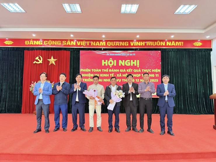 UBND XÃ BA VÌ TỔ CHỨC HỘI NGHỊ PHIÊN TOÀN THỂ ĐÁNH GIÁ KẾT QUẢ THỰC HIỆN NHIỆM VỤ KINH TẾ - XÃ HỘI, ANQP THÁNG 11 TRIỂN KHAI NHIỆM VỤ THÁNG 12 NĂM 2025- Ảnh 5.