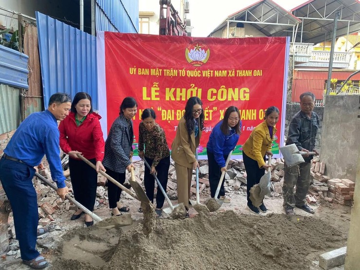 Xã Thanh Oai: Khởi công xây dựng Nhà Đại đoàn kết cho người dân có hoàn cảnh khó khăn- Ảnh 3.