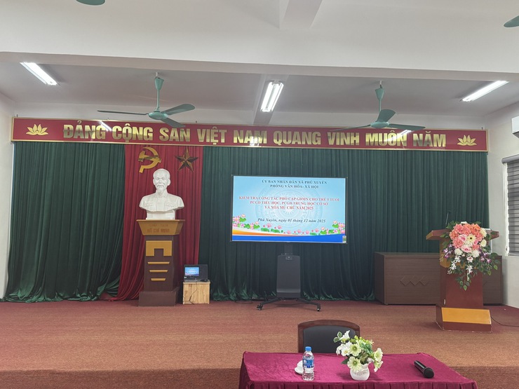 Phú Xuyên kiểm tra công tác phổ cập giáo dục và xóa mù chữ năm 2025- Ảnh 1.