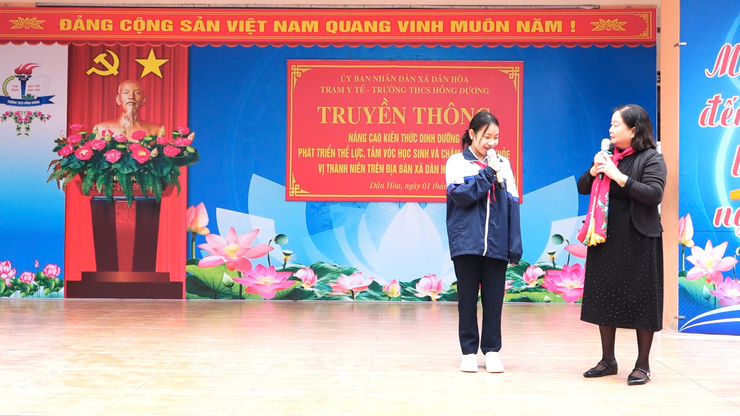 TRẠM Y TẾ XÃ DÂN HÒA PHỐI HỢP VỚI TRƯỜNG THCS HỒNG DƯƠNG TỔ CHỨC TRUYỀN THÔNG NÂNG CAO KIẾN THỨC CHĂM SÓC SỨC KHỎE VỊ THÀNH NIÊN NĂM 2025 - Ảnh 1.