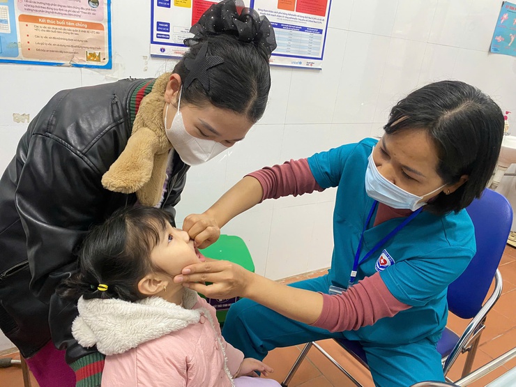 Giám sát chặt chẽ, đảm bảo mọi trẻ đều được uống Vitamin A đúng và đủ- Ảnh 2.