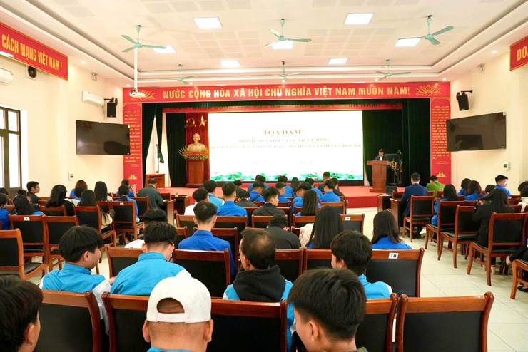 XÃ THIÊN LỘC TỔ CHỨC TỌA ĐÀM PHÁT HUY VAI TRÒ THANH NIÊN TRONG CẢI CÁCH HÀNH CHÍNH VÀ CHUYỂN ĐỔI SỐ- Ảnh 1.