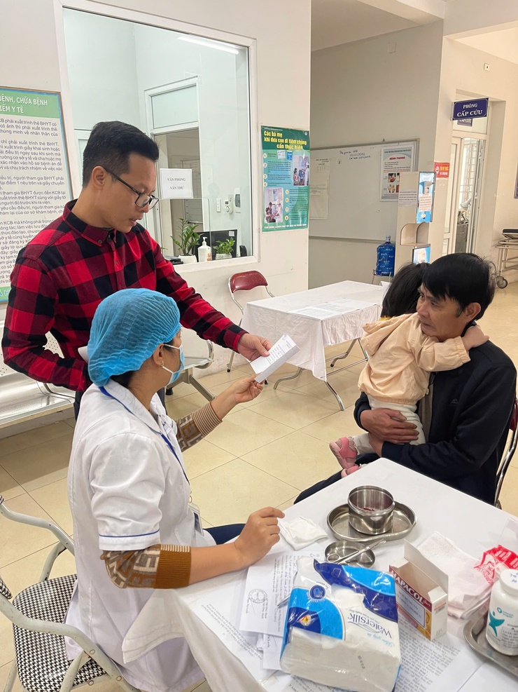 Đồng loạt các điểm uống Vitamin A mở cửa tại phường Xuân Đỉnh- Ảnh 3.