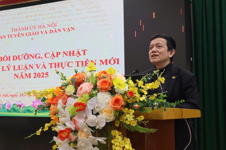 Ban Tuyên giáo và Dân vận Thành ủy tổ chức lớp Bồi dưỡng, cập nhật kiến thức lý luận, thực tiễn mới năm 2025- Ảnh 3.