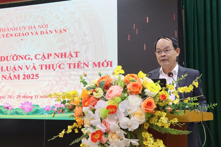 Ban Tuyên giáo và Dân vận Thành ủy tổ chức lớp Bồi dưỡng, cập nhật kiến thức lý luận, thực tiễn mới năm 2025- Ảnh 2.