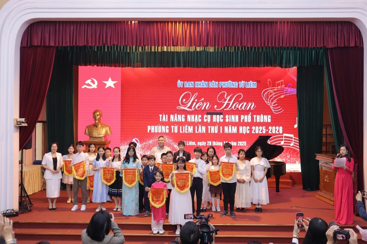 Phường Từ Liêm tổ chức Liên hoan tài năng nhạc cụ học sinh phổ thông lần thứ I, năm học 2025-2026- Ảnh 6.