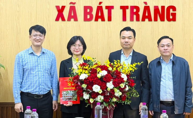 Đảng uỷ xã Bát Tràng công bố Quyết định bổ nhiệm chức danh Phó chánh Văn phòng Đảng uỷ- Ảnh 2.