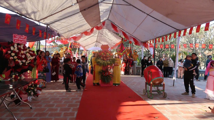 Thôn Lưu Khê và thôn Trần Đăng Xã Ứng Thiên tổ chức lễ khánh thành Đình làng: Gìn giữ và lan tỏa giá trị văn hóa truyền thống- Ảnh 6.