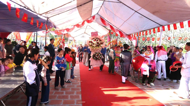 Thôn Lưu Khê và thôn Trần Đăng Xã Ứng Thiên tổ chức lễ khánh thành Đình làng: Gìn giữ và lan tỏa giá trị văn hóa truyền thống- Ảnh 7.