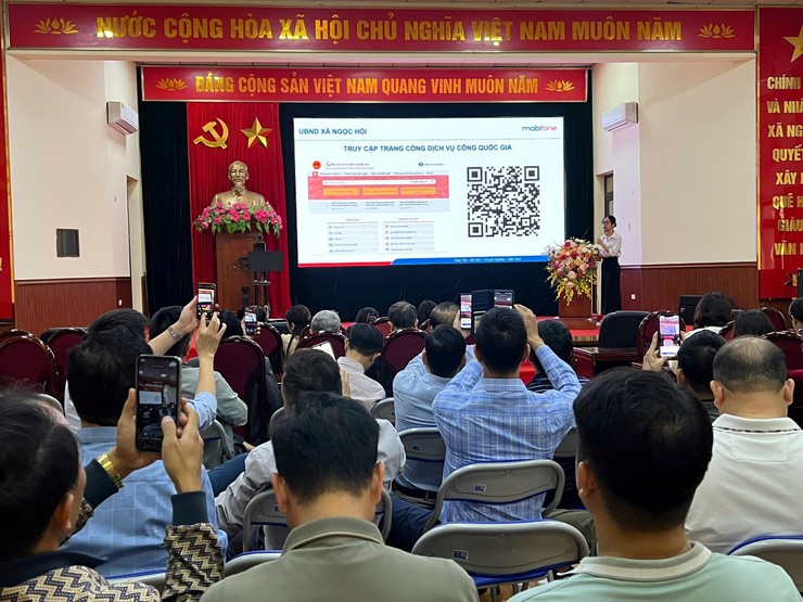 UBND Xã Ngọc Hồi Triển Khai Chiến Dịch Hỗ Trợ Người Dân Tạo và Sử Dụng Chứng Thư Chữ Ký Số Công Cộng Trên Ứng Dụng VneID- Ảnh 3.