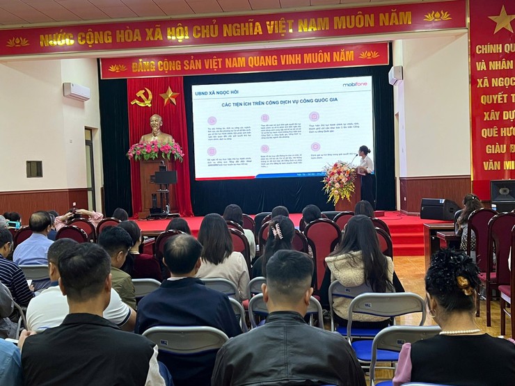 UBND Xã Ngọc Hồi Triển Khai Chiến Dịch Hỗ Trợ Người Dân Tạo và Sử Dụng Chứng Thư Chữ Ký Số Công Cộng Trên Ứng Dụng VneID- Ảnh 2.