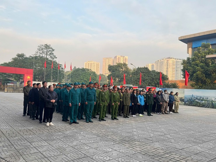 Phường Hoàng Liệt tổ chức Lễ ra quân thực hiện cao điểm đảm bảo trật tự, văn minh đô thị, vệ sinh môi trường, xử lý các vi phạm về đô thị trên địa bàn Phường- Ảnh 3.