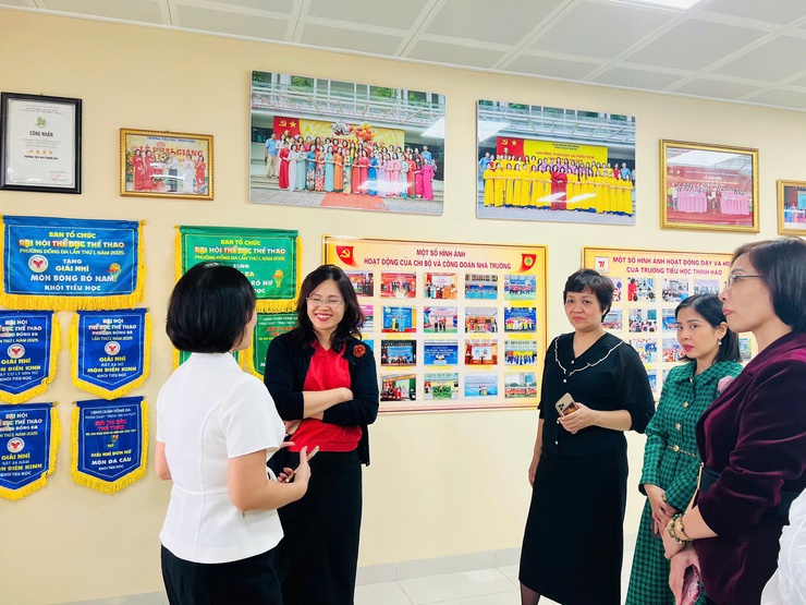 Trường tiểu học Thịnh Hào đón đoàn khảo sát Sở Giáo dục và Đào tạo Hà Nội phục vụ công tác công nhận trường đạt chuẩn Quốc gia- Ảnh 4.