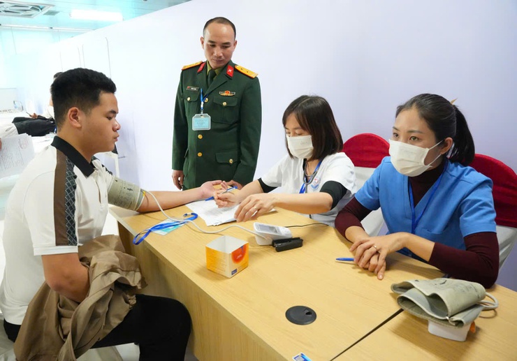 PHƯỜNG SƠN TÂY: 192 CÔNG DÂN THAM GIA KHÁM TUYỂN NGHĨA VỤ QUÂN SỰ NĂM 2026- Ảnh 1.