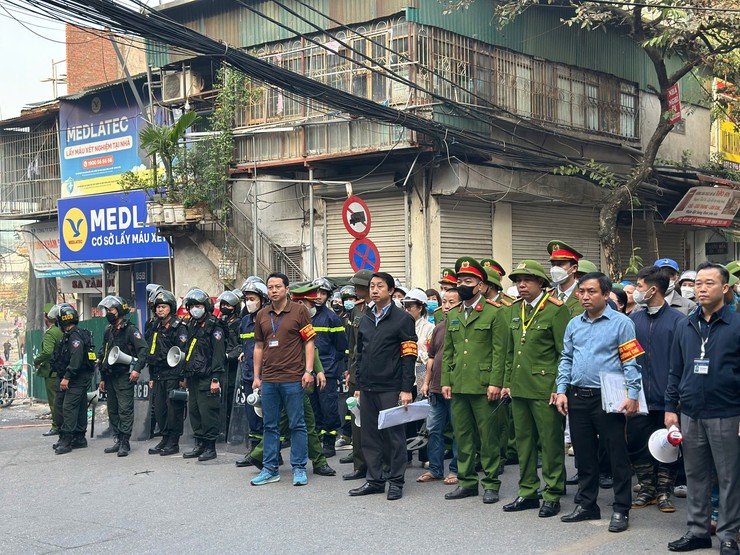 PHƯỜNG LÁNG TIẾP TỤC TỔ CHỨC CƯỠNG CHẾ THU HỒI ĐẤT ĐẢM BẢO TIẾN ĐỘ DỰ ÁN ĐƯỜNG VÀNH ĐAI 1- Ảnh 2.