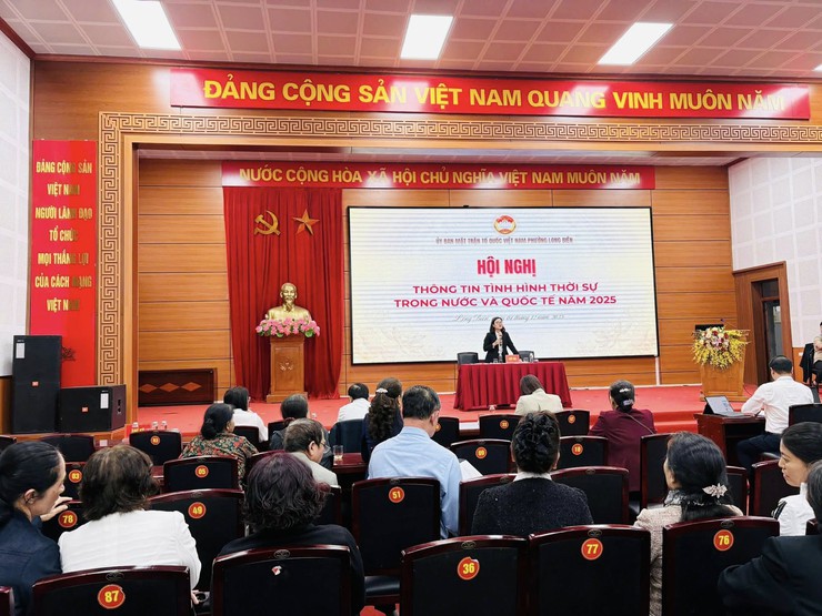 HỘI NGHỊ PHẢN BIỆN XÃ HỘI ĐỐI VỚI DỰ THẢO BÁO CÁO PHÁT TRIỂN KINH TẾ – XÃ HỘI NĂM 2025 VÀ PHƯƠNG HƯỚNG NĂM 2026 PHƯỜNG LONG BIÊN- Ảnh 6.