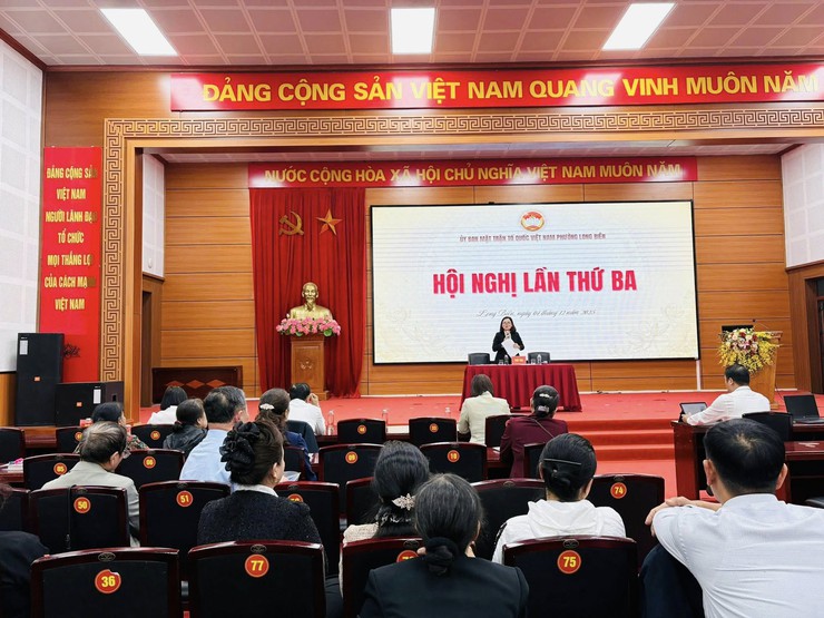 HỘI NGHỊ PHẢN BIỆN XÃ HỘI ĐỐI VỚI DỰ THẢO BÁO CÁO PHÁT TRIỂN KINH TẾ – XÃ HỘI NĂM 2025 VÀ PHƯƠNG HƯỚNG NĂM 2026 PHƯỜNG LONG BIÊN- Ảnh 4.