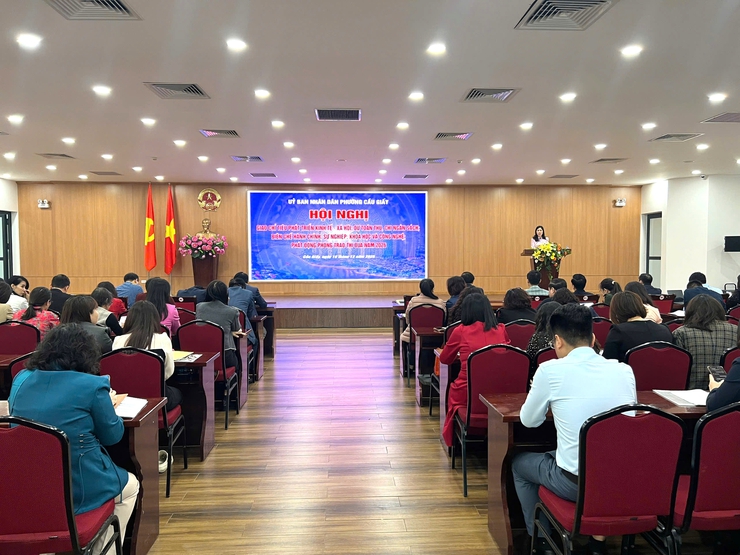 HỘI NGHỊ GIAO CHỈ TIÊU PHÁT TRIỂN KINH TẾ - XÃ HỘI, DỰ TOÁN THU, CHI NGÂN SÁCH, BIÊN CHẾ HÀNH CHÍNH, SỰ NGHIỆP; KHOA HỌC CÔNG NGHỆ; PHÁT ĐỘNG PHONG TRÀO THI ĐUA NĂM 2026- Ảnh 1.