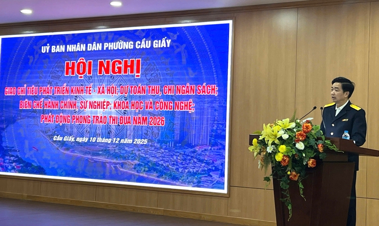 HỘI NGHỊ GIAO CHỈ TIÊU PHÁT TRIỂN KINH TẾ - XÃ HỘI, DỰ TOÁN THU, CHI NGÂN SÁCH, BIÊN CHẾ HÀNH CHÍNH, SỰ NGHIỆP; KHOA HỌC CÔNG NGHỆ; PHÁT ĐỘNG PHONG TRÀO THI ĐUA NĂM 2026- Ảnh 4.
