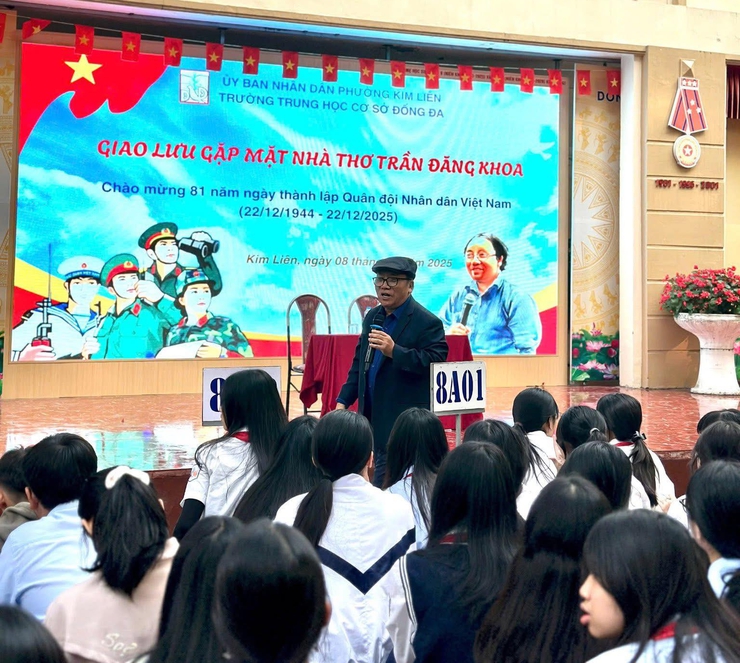 TRƯỜNG THCS ĐỐNG ĐA TỔ CHỨC GIAO LƯU VĂN HỌC HƯỚNG ĐẾN KỈ NIỆM 81 NĂM NGÀY THÀNH LẬP QUÂN ĐỘI NHÂN DÂN VIỆT NAM- Ảnh 1.
