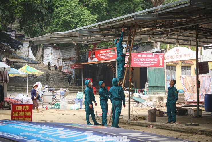 Nhân dân xã Hương Sơn đồng thuận, tích cực cùng chính quyền xây dựng cảnh quan mới tại khu Di tích quốc gia đặc biệt Chùa Hương- Ảnh 7.