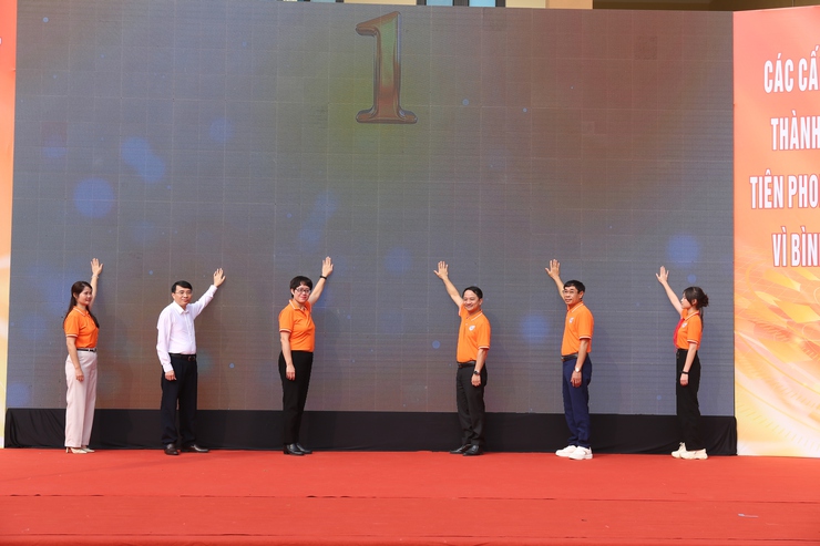 Lan tỏa thông điệp bình đẳng giới và trao gửi yêu thương tại xã Bất Bạt- Ảnh 1.