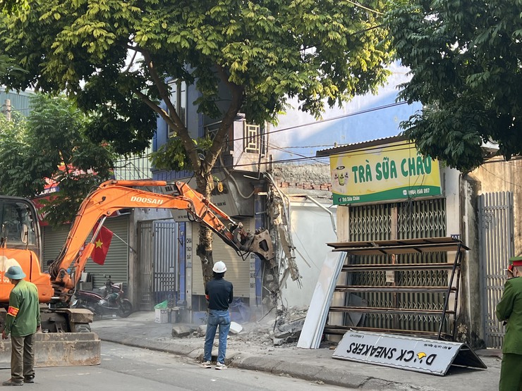 Xã Ngọc Hồi triển khai Kế hoạch cưỡng chế buộc thực hiện biện pháp khắc phục hậu quả đối với các trường hợp vi phạm- Ảnh 3.