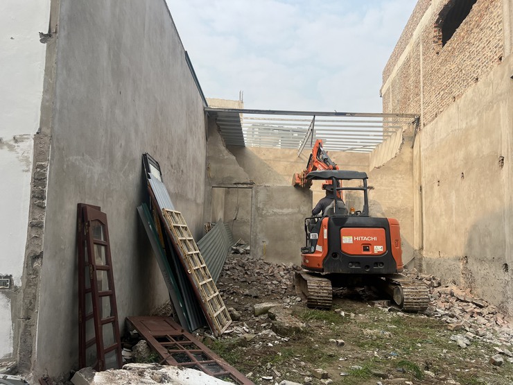 Xã Ngọc Hồi triển khai Kế hoạch cưỡng chế buộc thực hiện biện pháp khắc phục hậu quả đối với các trường hợp vi phạm- Ảnh 2.