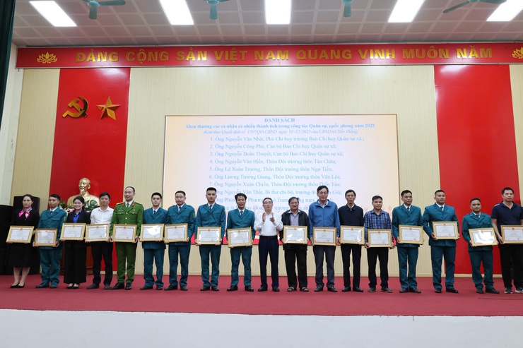 Xã Tiến Thắng tổng kết công tác quân sự, quốc phòng địa phương năm 2025- Ảnh 7.