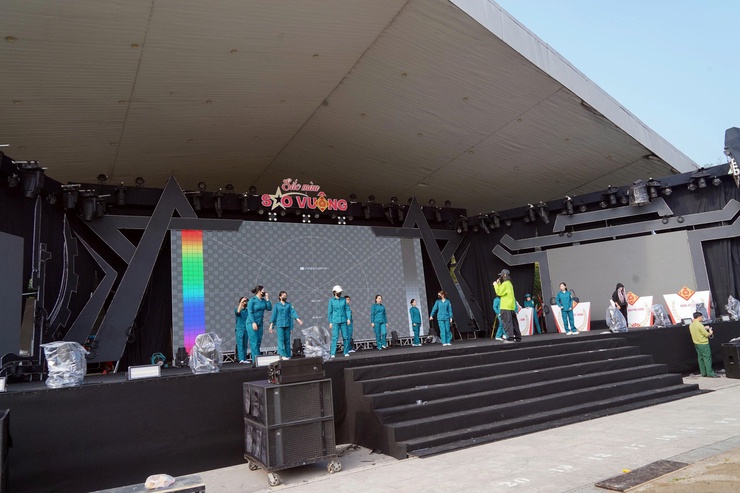 Chương trình Gameshow “Sắc màu sao vuông” năm 2025 sẽ được tổ chức tại sân vận đồng phường Chương Mỹ- Ảnh 2.