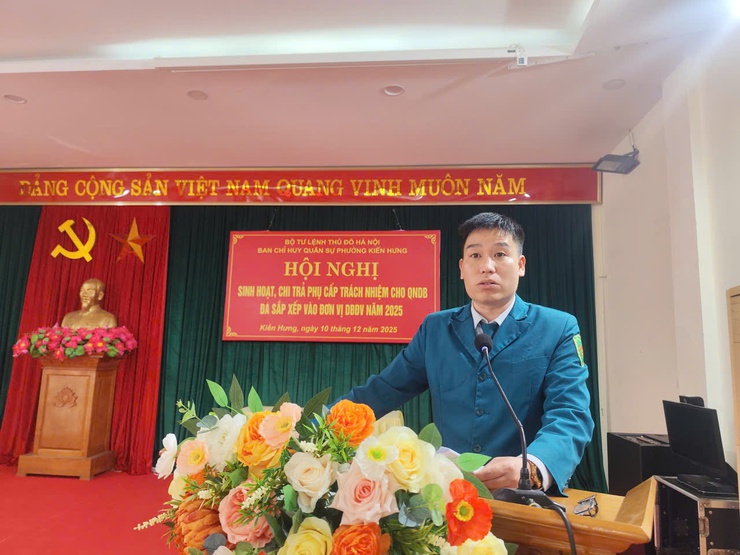 Ban Chỉ huy Quân sự phường Kiến Hưng tổ chức Hội nghị sinh hoạt và chi trả phụ cấp cho quân nhân dự bị năm 2025- Ảnh 1.