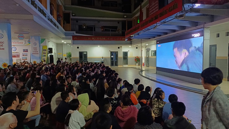 Mưa Đỏ – Ngọn Lửa Tự Hào Dân Tộc Giữa Lòng Ba Đình- Ảnh 10.