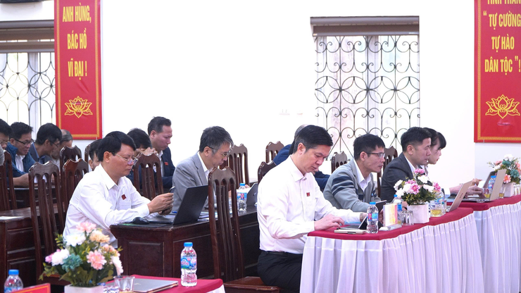 NGÀY LÀM VIỆC THỨ NHẤT KỲ HỌP THỨ BA – HĐND XÃ DÂN HÒA KHÓA XXIII: DÂN CHỦ, TRÁCH NHIỆM, THẲNG THẮN, NHIỀU NỘI DUNG QUAN TRỌNG ĐƯỢC THẢO LUẬN- Ảnh 7.