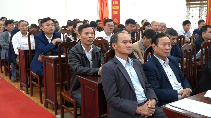 NGÀY LÀM VIỆC THỨ NHẤT KỲ HỌP THỨ BA – HĐND XÃ DÂN HÒA KHÓA XXIII: DÂN CHỦ, TRÁCH NHIỆM, THẲNG THẮN, NHIỀU NỘI DUNG QUAN TRỌNG ĐƯỢC THẢO LUẬN- Ảnh 8.