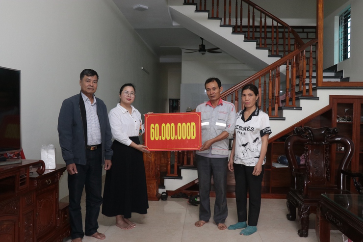 XÃ MỸ ĐỨC TRIỂN KHAI HỖ TRỢ 390 TRIỆU ĐỒNG XÂY, SỬA NHÀ CHO NGƯỜI CÓ CÔNG ĐỢT II - NĂM 2025- Ảnh 8.