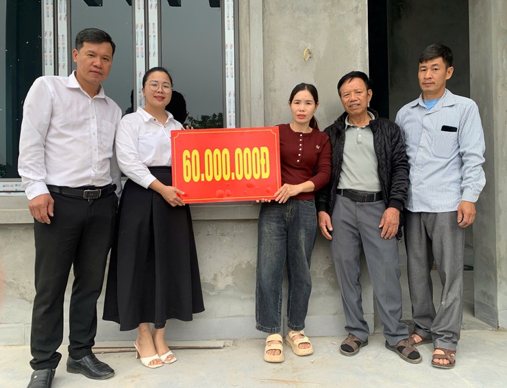 XÃ MỸ ĐỨC TRIỂN KHAI HỖ TRỢ 390 TRIỆU ĐỒNG XÂY, SỬA NHÀ CHO NGƯỜI CÓ CÔNG ĐỢT II - NĂM 2025- Ảnh 3.