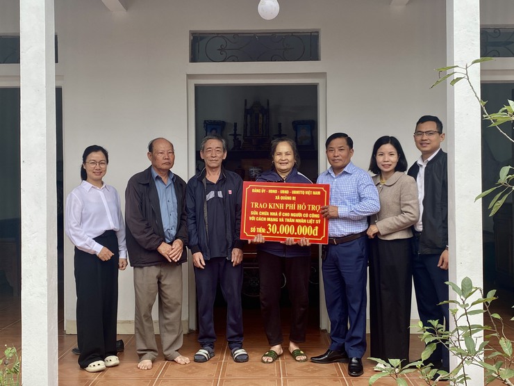 Quảng Bị: đã trao 750  triệu đồng hỗ trợ xây, sửa nhà cho gia đình người có công, thân nhân Liệt sĩ xây, sửa nhà ở trên địa bàn xã.- Ảnh 1.